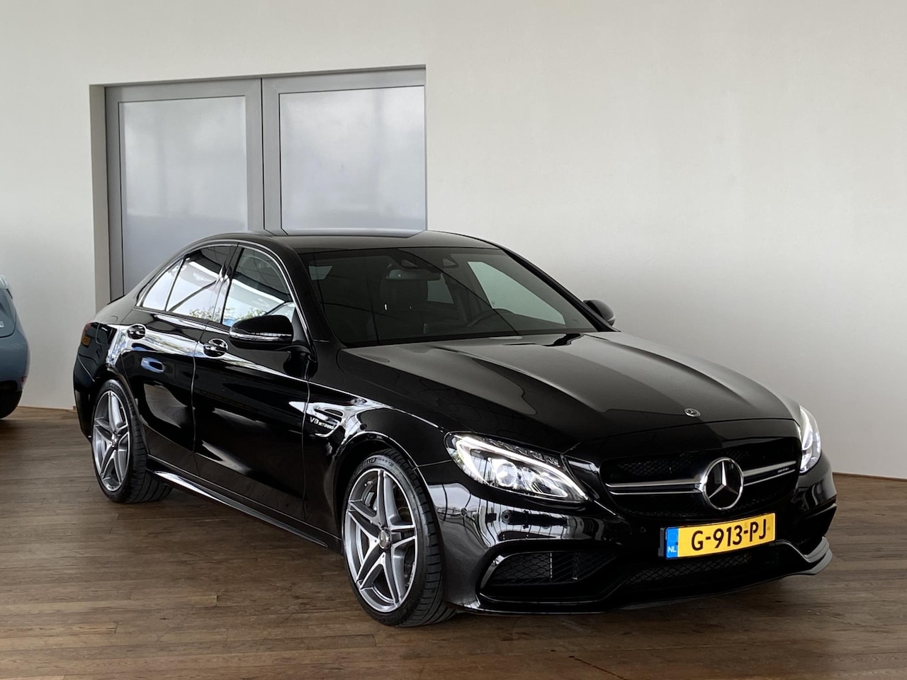 Mercedes-Benz C-klasse - 63 AMG *ACTIVE CRUISE*CAMERA*NAVI*LED*DODEHOEK* Mercedes-Benz C-klasse 63 AMG *DISTR+*CAME - AutoWereld.nl