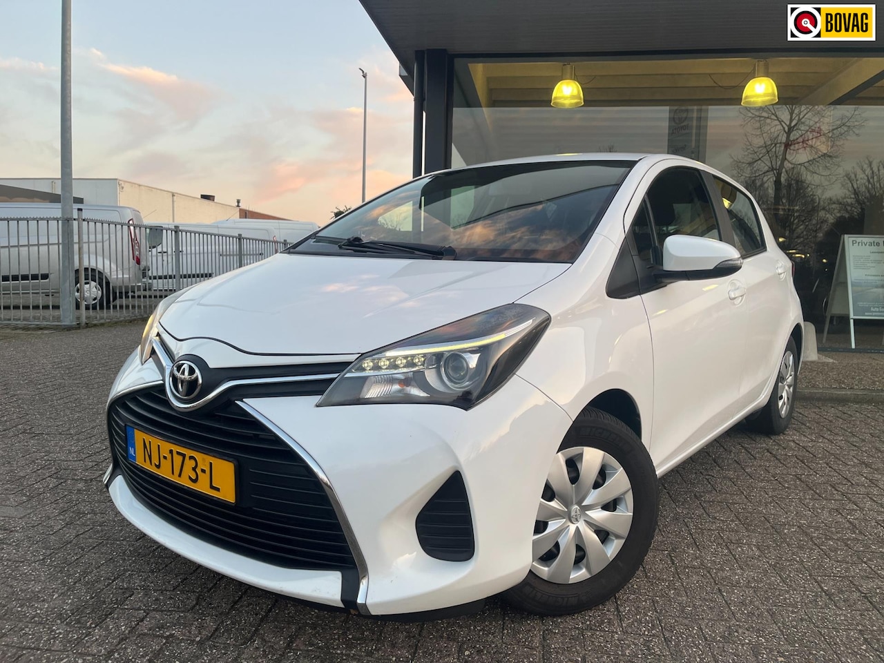 Toyota Yaris - 1.0 VVT-i Aspiration 1.0 VVT-i Aspiration - AutoWereld.nl