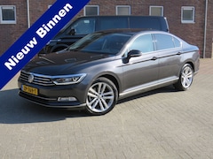 Volkswagen Passat - 1.8 TSI 180Pk DSG Highline BM * Rijklaarprijs incl. garantie * Automaat * Trekhaak 1800Kg