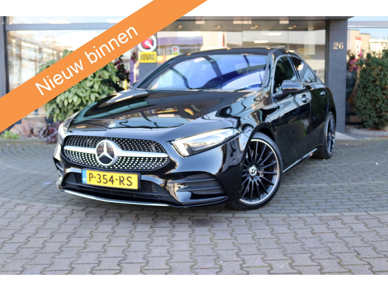 Mercedes-Benz A-klasse - 250 Premium AMG-Line Panoramadak Sfeerverlichting 19 Inch velgen Keyless-Go - AutoWereld.nl