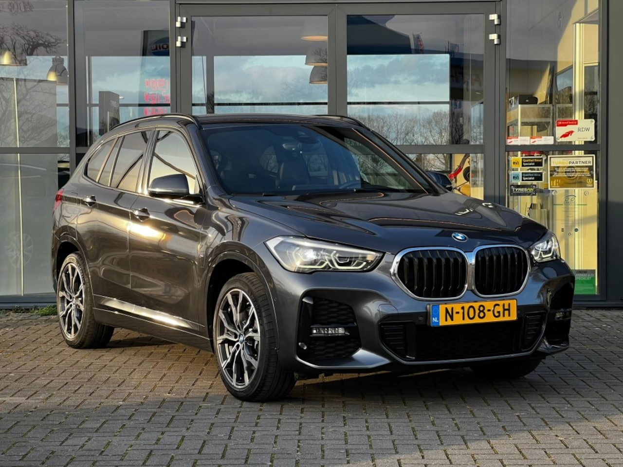 BMW X1 - xDrive25e M Sport - AutoWereld.nl