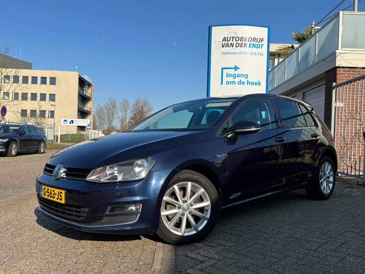 Volkswagen Golf - 1.2 TSI Lounge  Cruise control  Bluetooth  Stoelverwarming  PDC - AutoWereld.nl