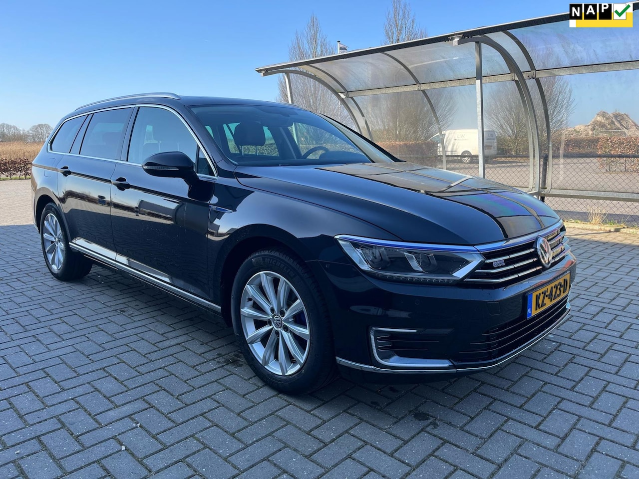 Volkswagen Passat Variant - 1.4 TSI GTE Connected Series Plus 1.4 TSI GTE Connected Series Plus - AutoWereld.nl