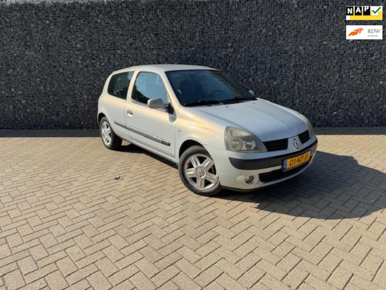 Renault Clio - 1.4-16V Dynamique Comfort 1.4-16V Dynamique Comfort - AutoWereld.nl