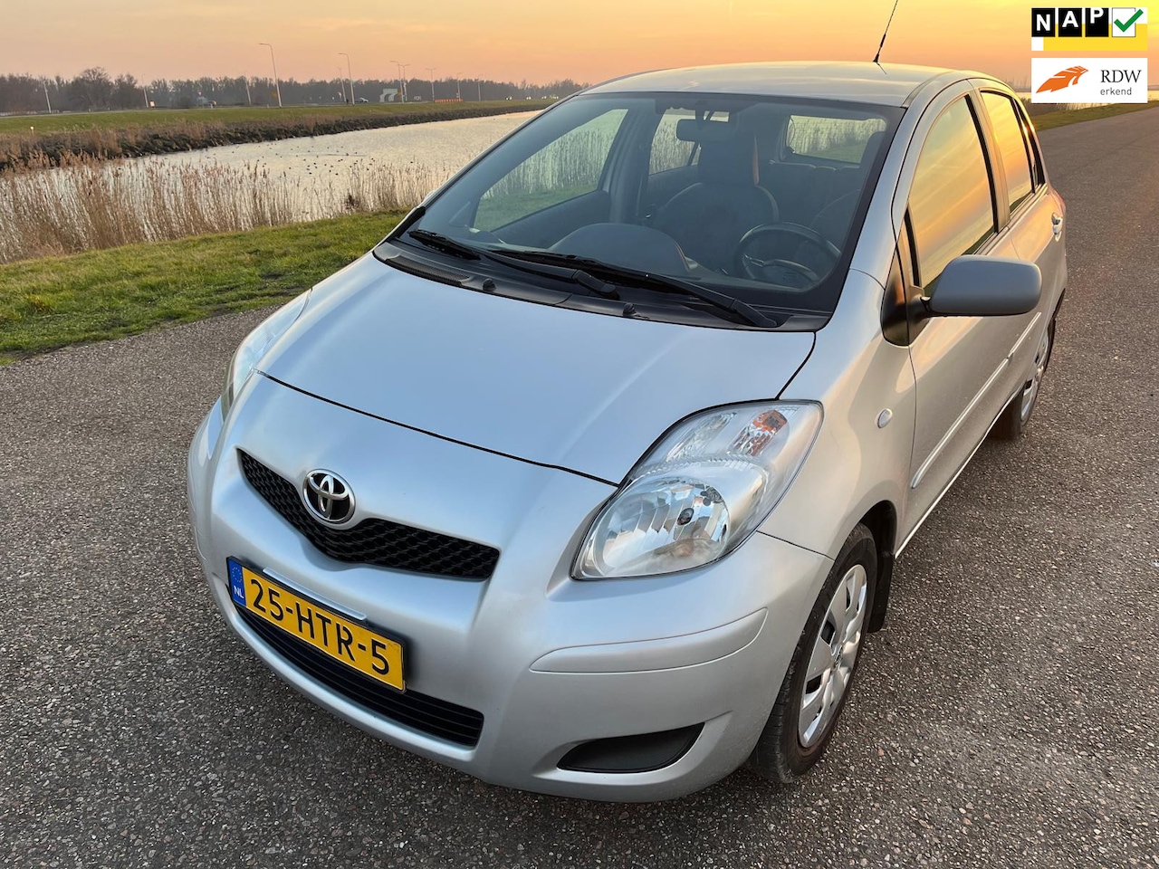 Toyota Yaris - 1.3 VVTi Aspiration* Met Nieuw APK* NAP* 5Deurs* Airo* Elektrische buiten spigels* - AutoWereld.nl