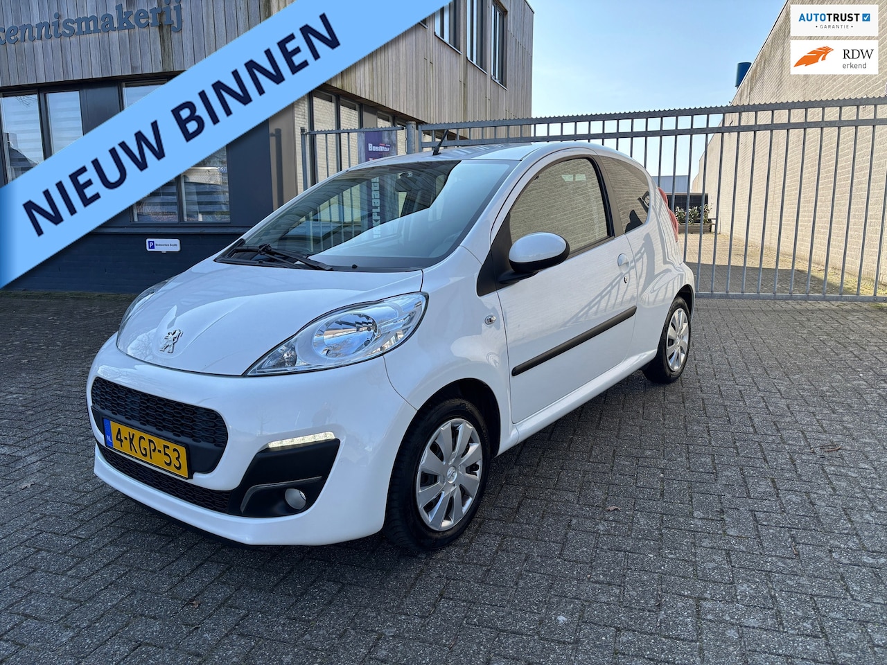 Peugeot 107 - 1.0 Active verkeerd in nieuwstaat - AutoWereld.nl