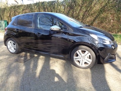 Peugeot 208 - 1.2 PureTech Signature