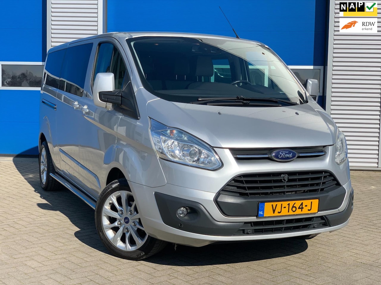 Ford Transit Custom - 290 2.2 TDCI L2H1 Limited Dubbel Cabine|Leder - AutoWereld.nl