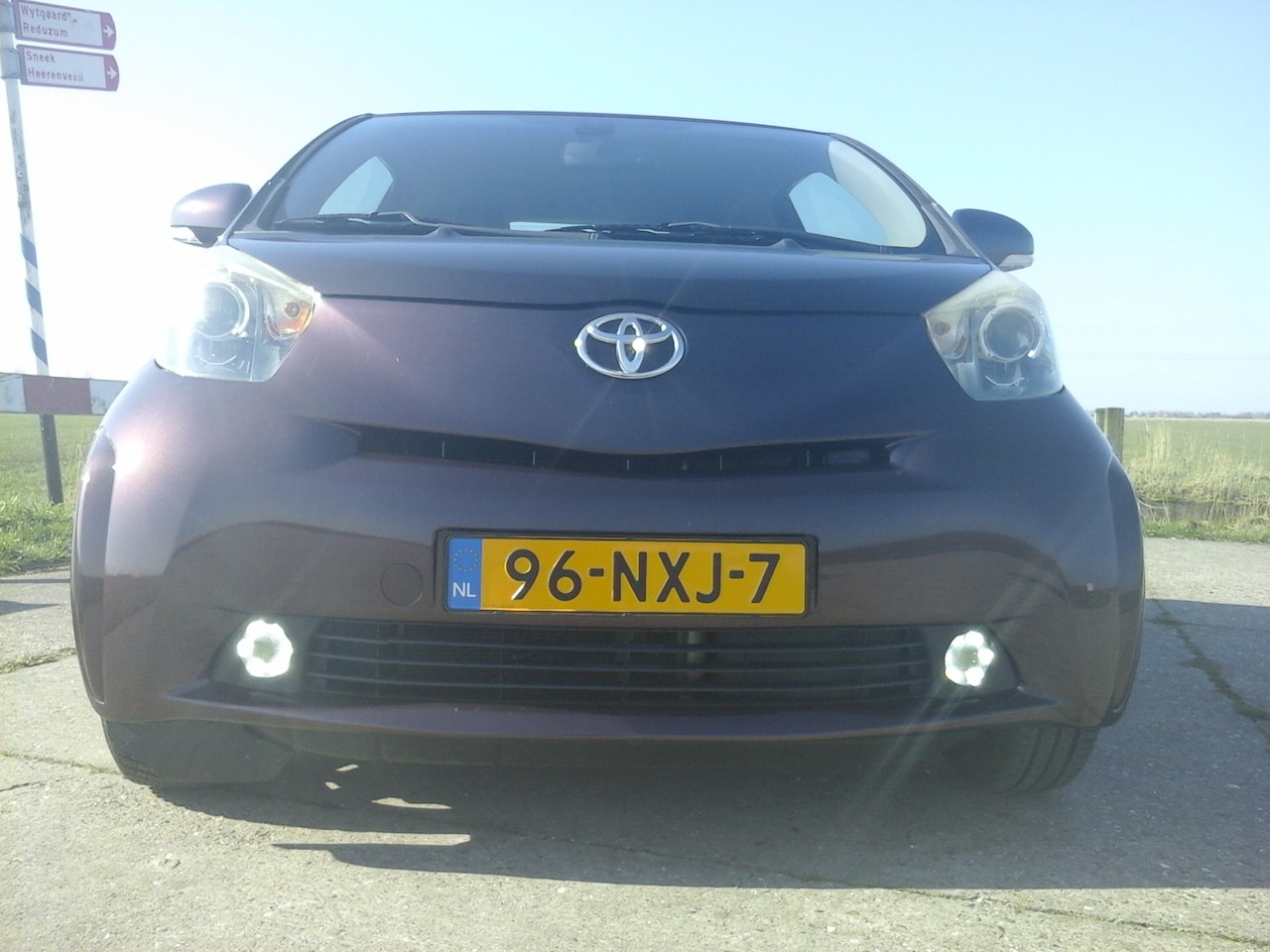 Toyota iQ - 1.0 VVTi Aspiration leer,navigatie,stoelverwarming,keyless entry,climatcontrol, - AutoWereld.nl