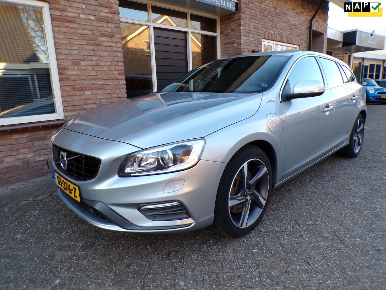 Volvo V60 - 2.4 D6 Twin Engine R-Design 2.4 D6 Twin Engine R-Design - AutoWereld.nl