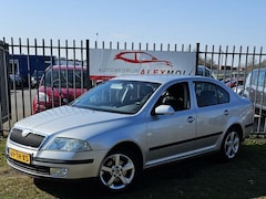 Skoda Octavia - 2.0 FSI Elegance