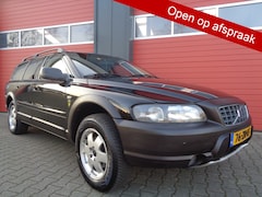 Volvo V70 Cross Country - 2.4 T Comfort Line 200PK Automaat Clima Cruise Leer Trekhaak Open-Dakje