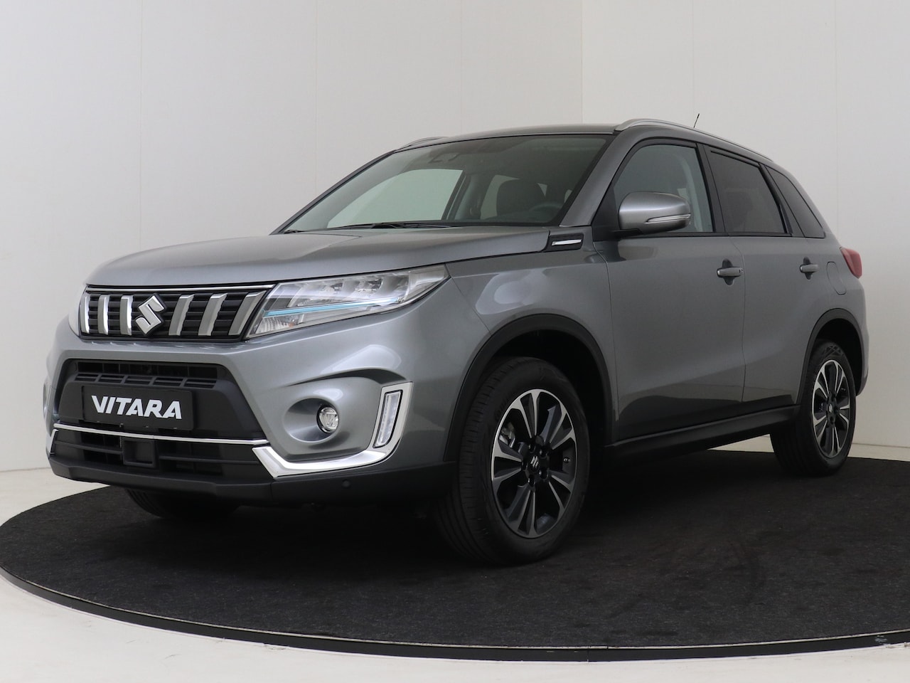 Suzuki Vitara - 1.5 Hybrid Style AUTOMAAT Van 36494,- voor 33995,- Nieuw rijklaar. Op=Op - AutoWereld.nl