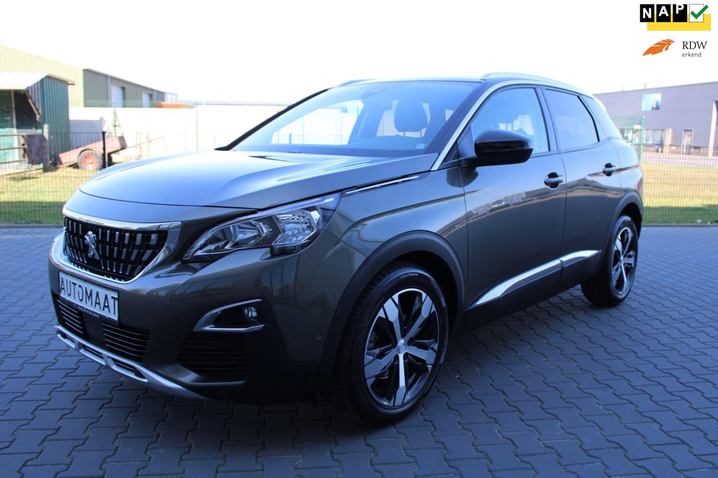 Peugeot 3008 - 1.2 PureTech Allure NAVIGATIE CRUISE - AutoWereld.nl