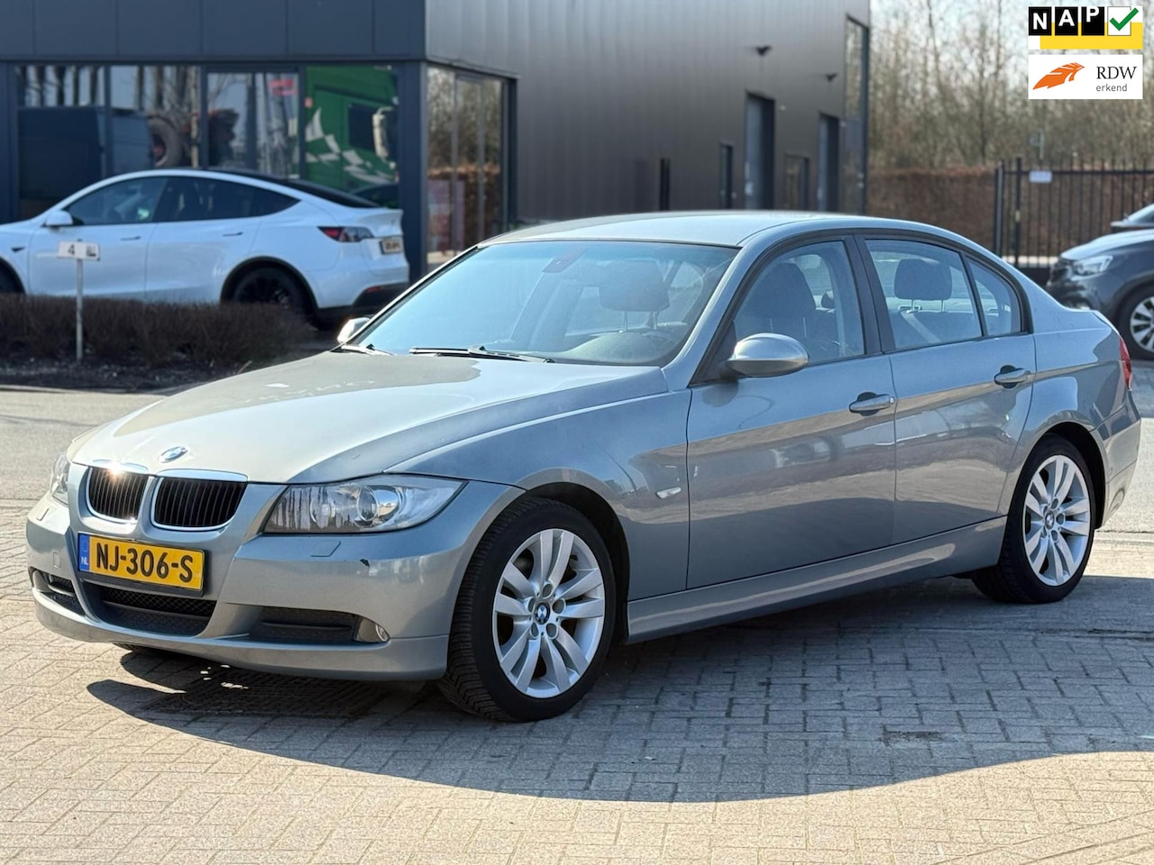 BMW 3-serie - 318i EXPORT 6-BAK/CRUISE/STOELVERWARMING - AutoWereld.nl