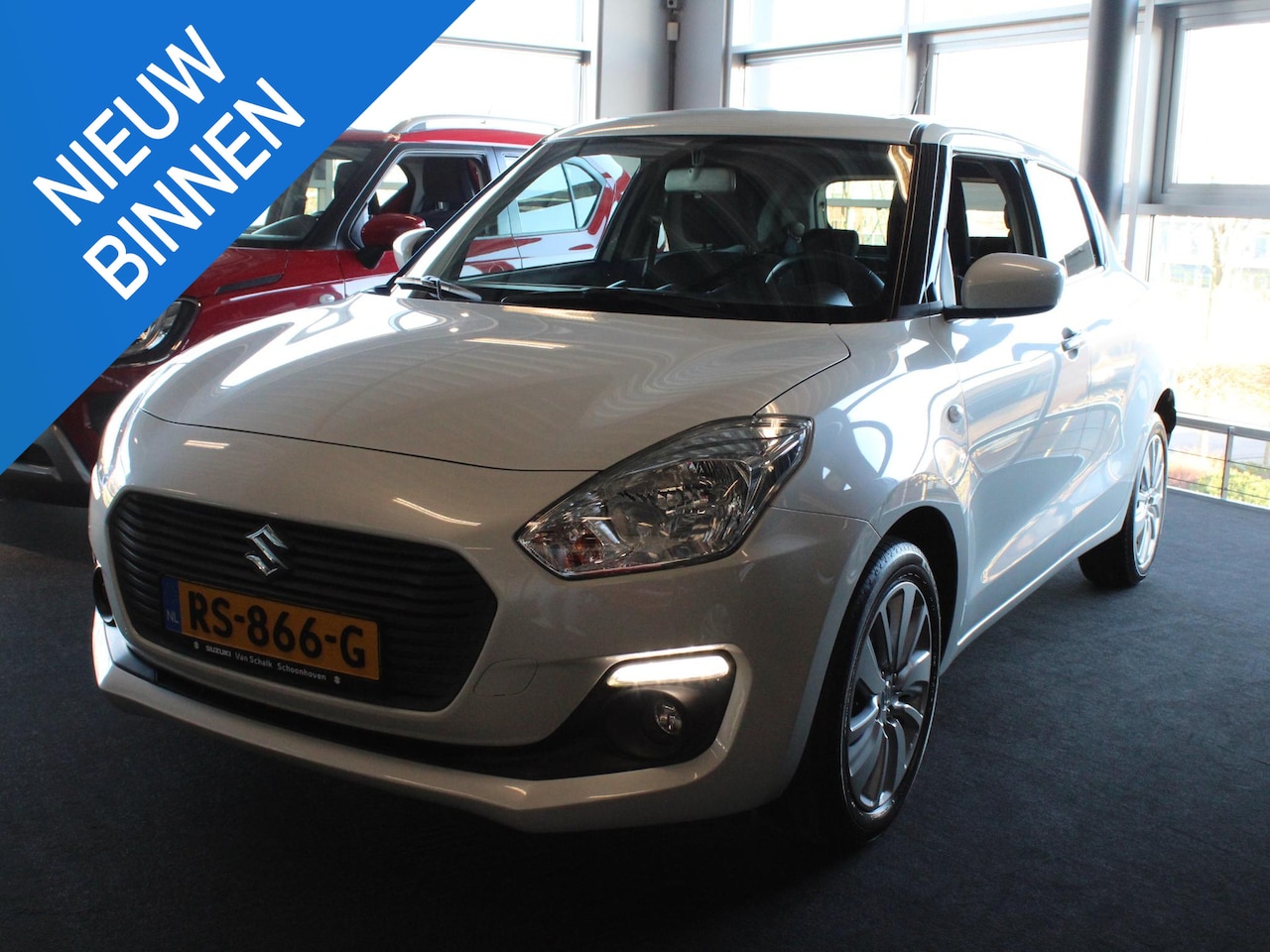 Suzuki Swift - 1.2 Select | Navigatie | Camera | Lichtmetaal | Stoelverwarming - AutoWereld.nl