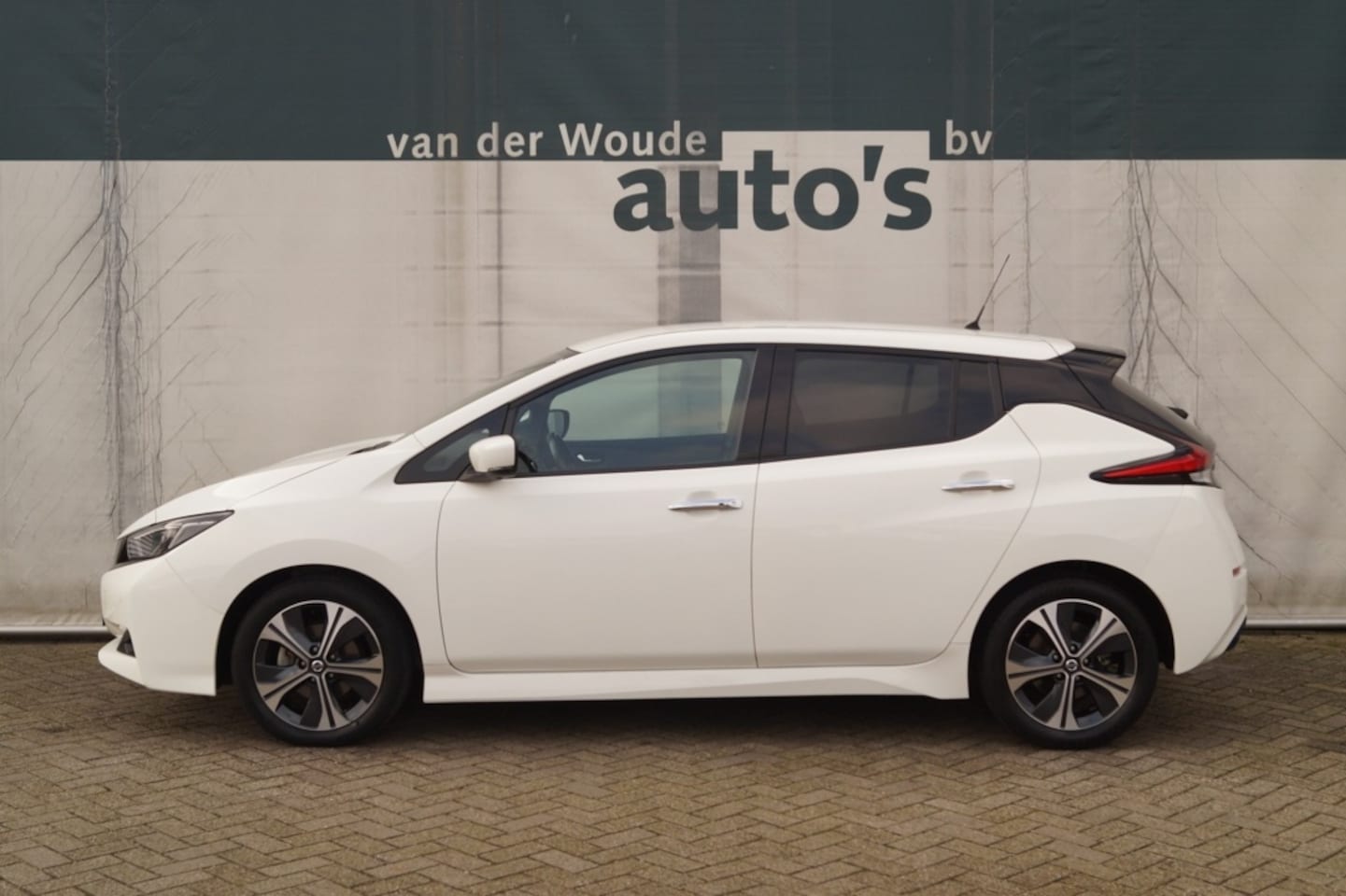 Nissan LEAF - N-Connecta 40kWh -NAVI-ECC-PDC-CAM- - AutoWereld.nl