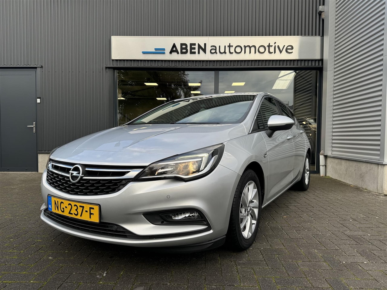 Opel Astra - 1.0 Turbo 105PK Edition automaat (NAVI|CAMERA|TREKHAAK|COMFORT STOELEN) - AutoWereld.nl