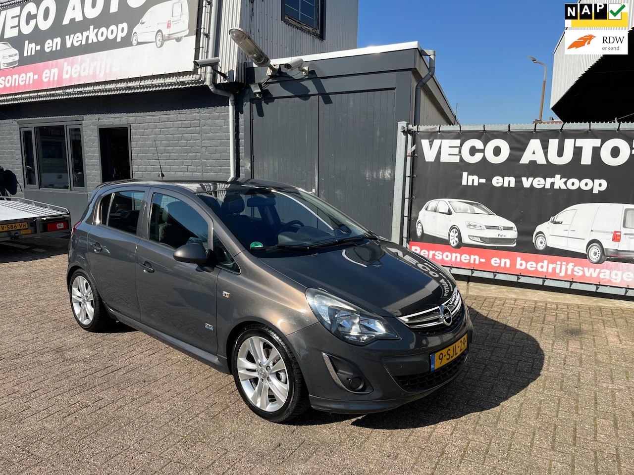 Opel Corsa - 1.4 Turbo Cosmo opc sport nieuwstaat dealer onderhouden - AutoWereld.nl