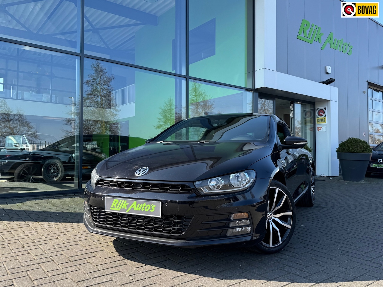 Volkswagen Scirocco - 2.0 TSI * DSG * Cruise Control * Stoelverwarming * PDC 2X - AutoWereld.nl