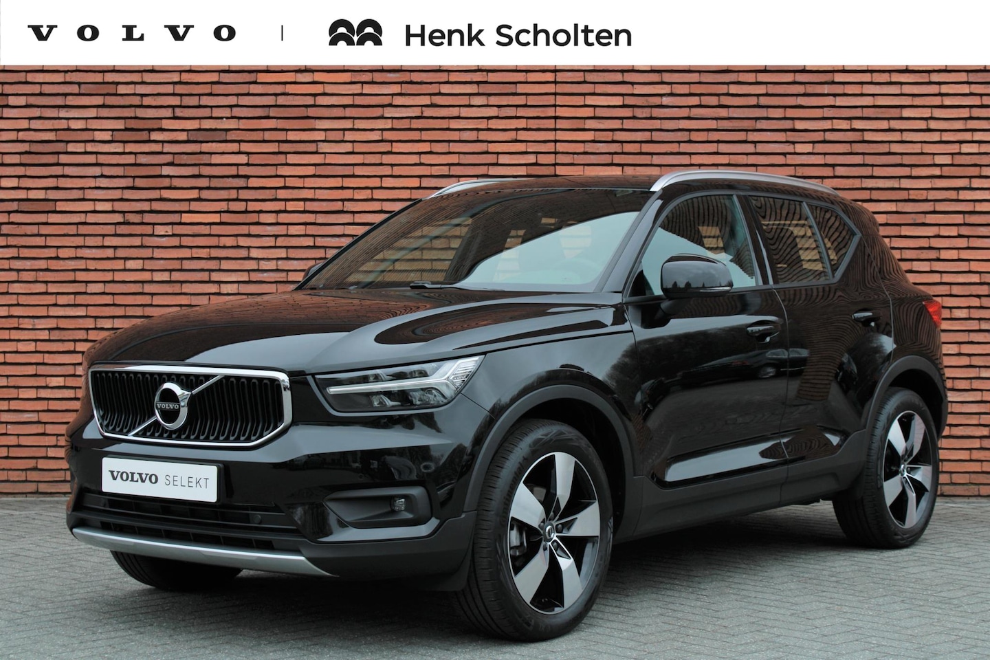 Volvo XC40 - T4 Automaat Momentum Pro | Verwarmbare Voor- En Achterstoelen | Panorama Dak | Standkachel - AutoWereld.nl