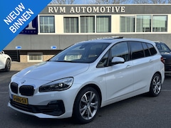 BMW 2-serie Gran Tourer - 220i High Executive Edition PANO| HEAD-UP| ELEK. ACHTERKLEP| RIJKLAARPIJS INCL. 12 MAANDEN