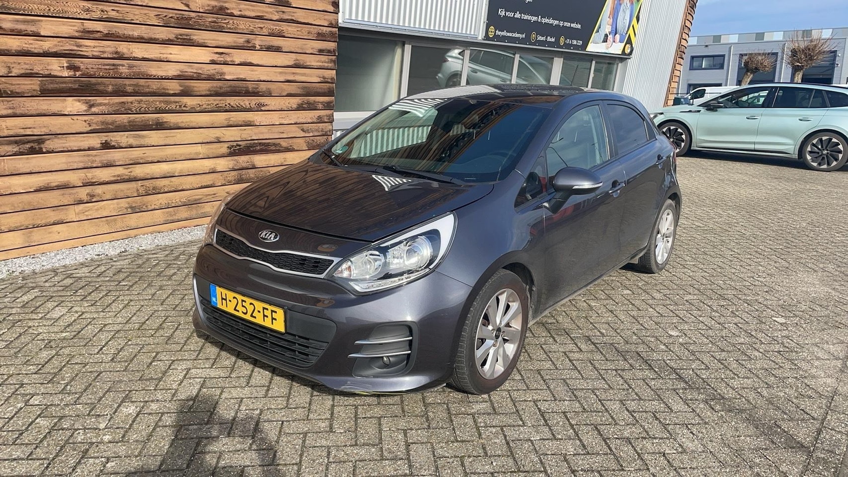 Kia Rio - 1.2 CVVT DynamicLine 1.2 CVVT DynamicLine - AutoWereld.nl