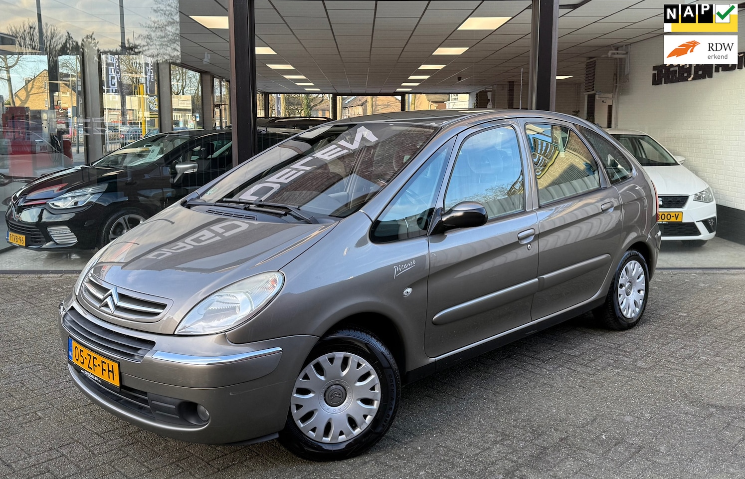 Citroën Xsara Picasso - 1.6i-16V AIRCO CLIMATE | CRUISE | TREKHAAK | NAP - AutoWereld.nl