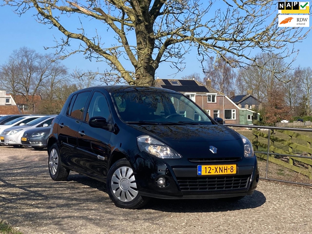 Renault Clio - 1.2 Authentique | Airco + Cruise nu € 4.975,-!!! - AutoWereld.nl