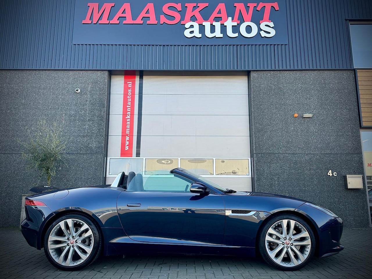 Jaguar F-type - 3.0 V6 Supercharged / Indigo metallic / 20¨ Tornado wheels / NL auto / Perfectly maintaine - AutoWereld.nl