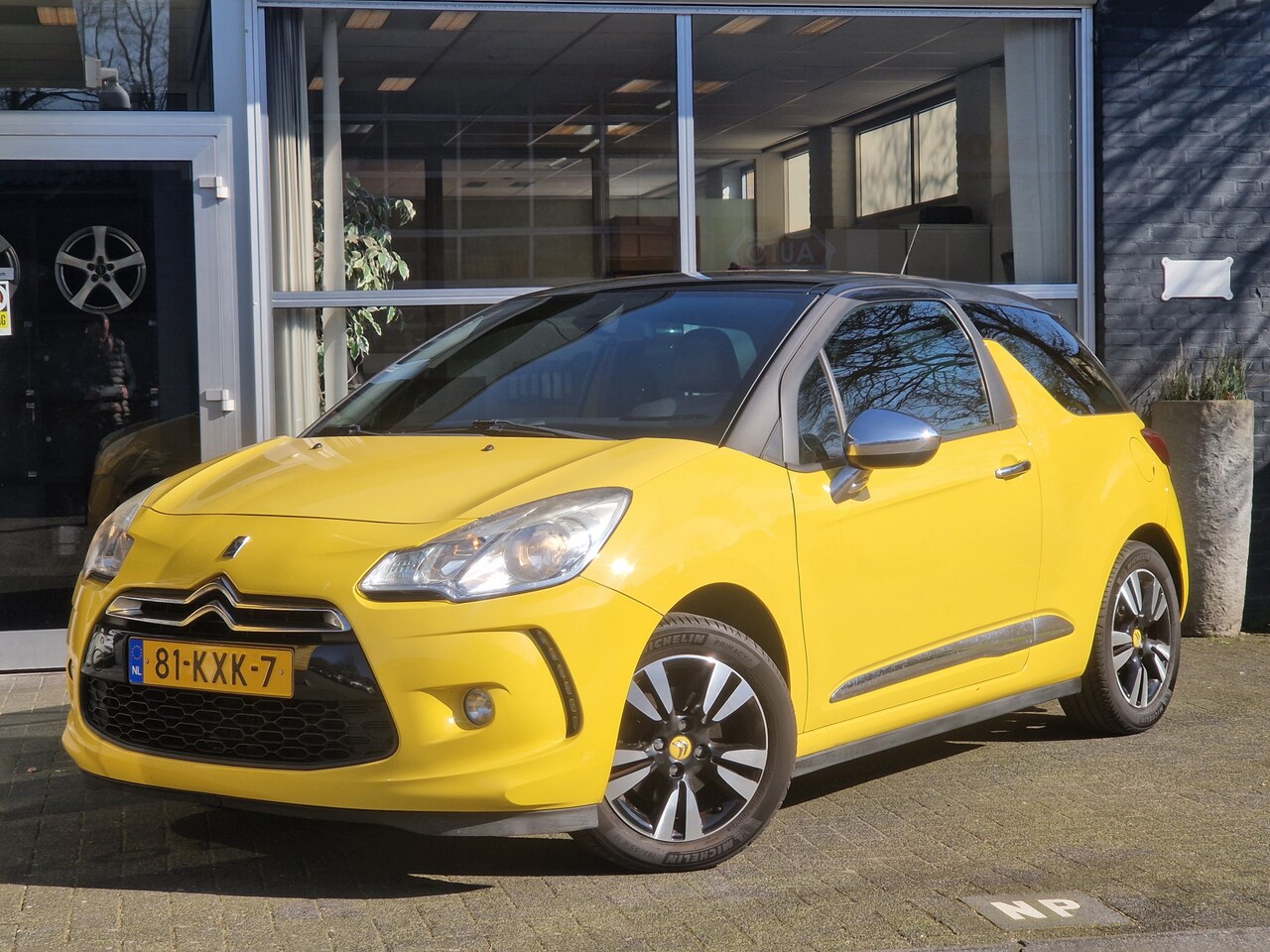 Citroën DS3 - 1.6 So Chic CLIMA / CRUISE / NAVI / LEDER / VOL!! - AutoWereld.nl