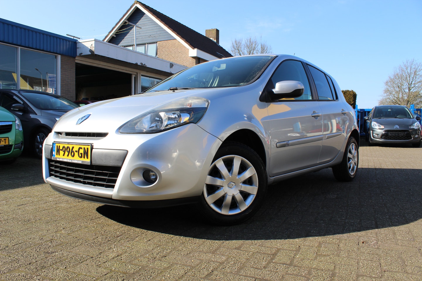 Renault Clio - 1.2i "Yahoo" Airco - 5 deurs !!! 75 Pk - AutoWereld.nl