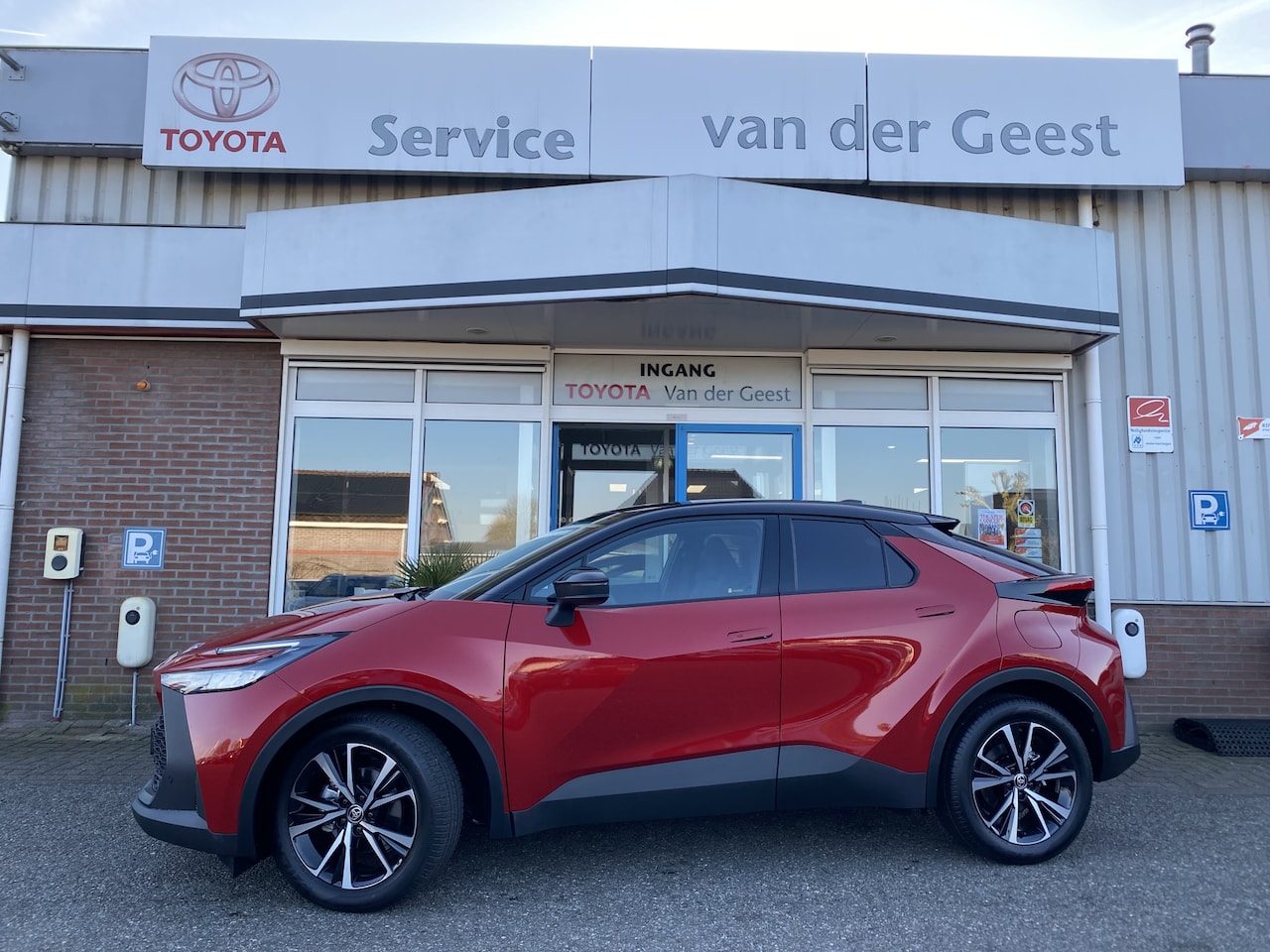 Toyota C-HR - 1.8 Hybrid 140 First Edition - AutoWereld.nl