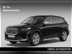 BMW iX1 - xDrive30 Launch Edition 67 kWh | Comfort Access | Glazen panoramadak | Extra getint glas |