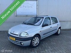 Renault Clio - 1.4-16V RXE 2001 Automaat / Stuurbekrachtiging / 5deurs / NAP