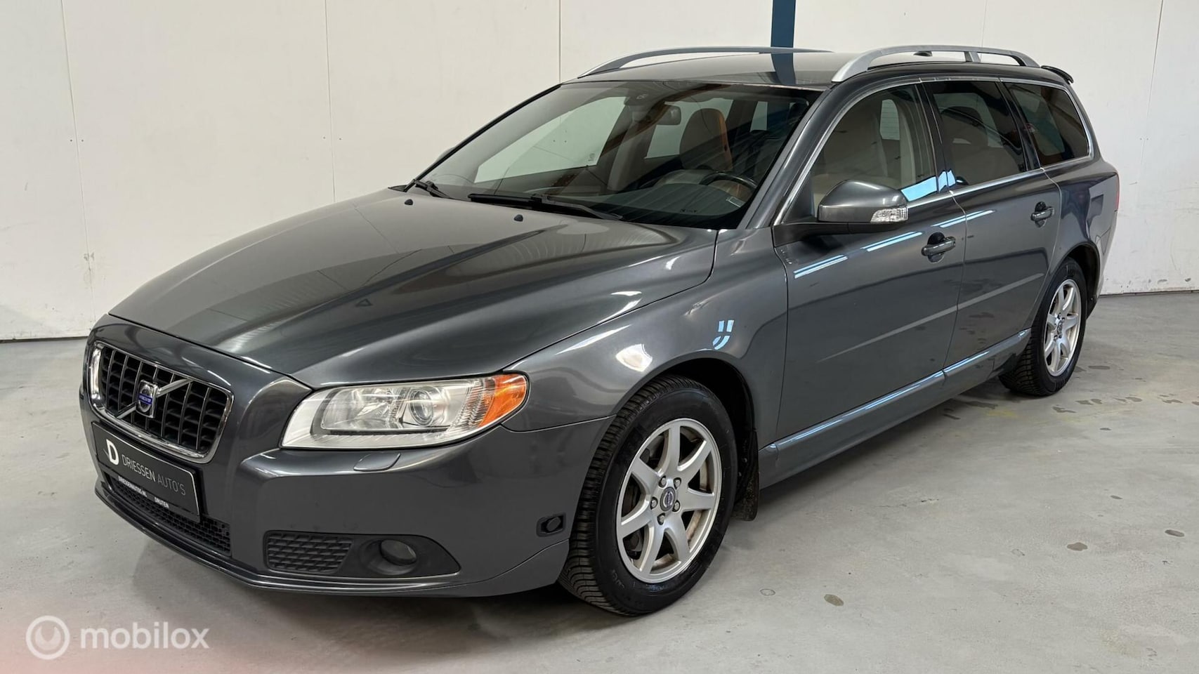 Volvo V70 - 2.5T Summum LEER / YOUNGTIMER / XENON - AutoWereld.nl