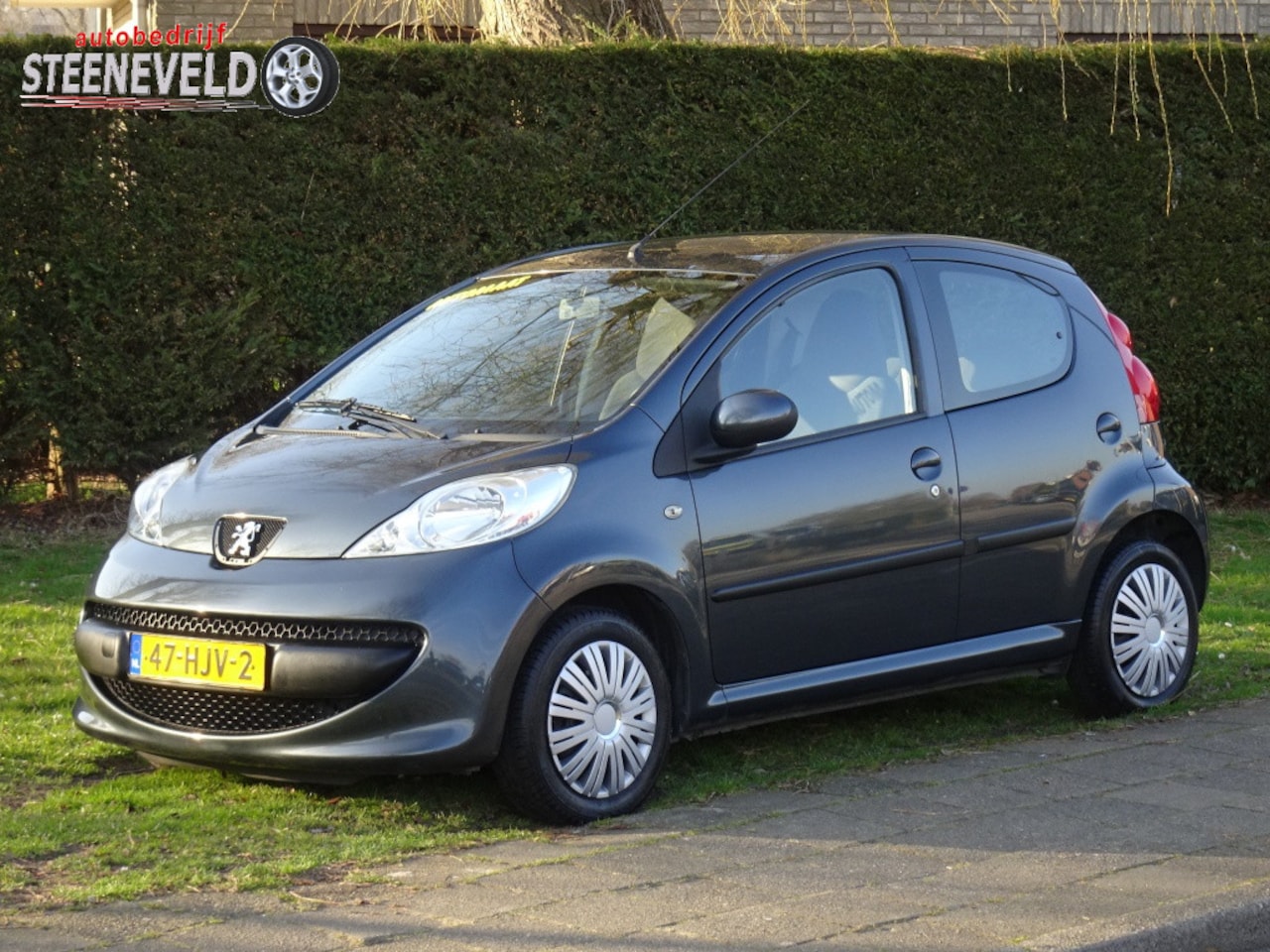 Peugeot 107 - 1.0 AUTOMAAT XS met Radio en Airco - AutoWereld.nl