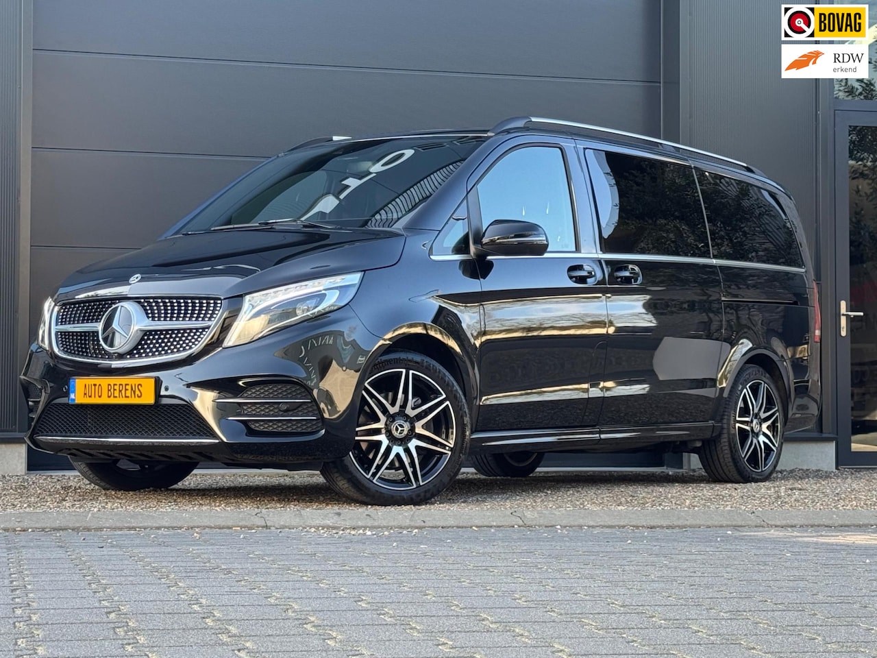 Mercedes-Benz V-klasse - 300d 4-Matic Lang DC Avantgarde | AMG | NIEUWSTAAT!! | TREKHAAK | 360 CAMERA | BURMESTER - AutoWereld.nl