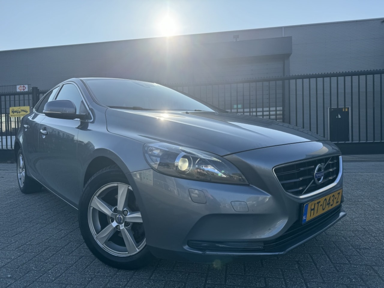 Volvo V40 - 2.0 D2 Ocean Race Xenon|Leer|Keyless - AutoWereld.nl