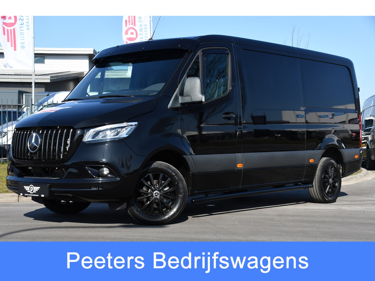 Mercedes-Benz Sprinter - 319 V6 3.0 CDI L2H1 Black Edition 360 Camera, Cruise, Carplay, LED, 3500KG Trekhaak, 190PK - AutoWereld.nl