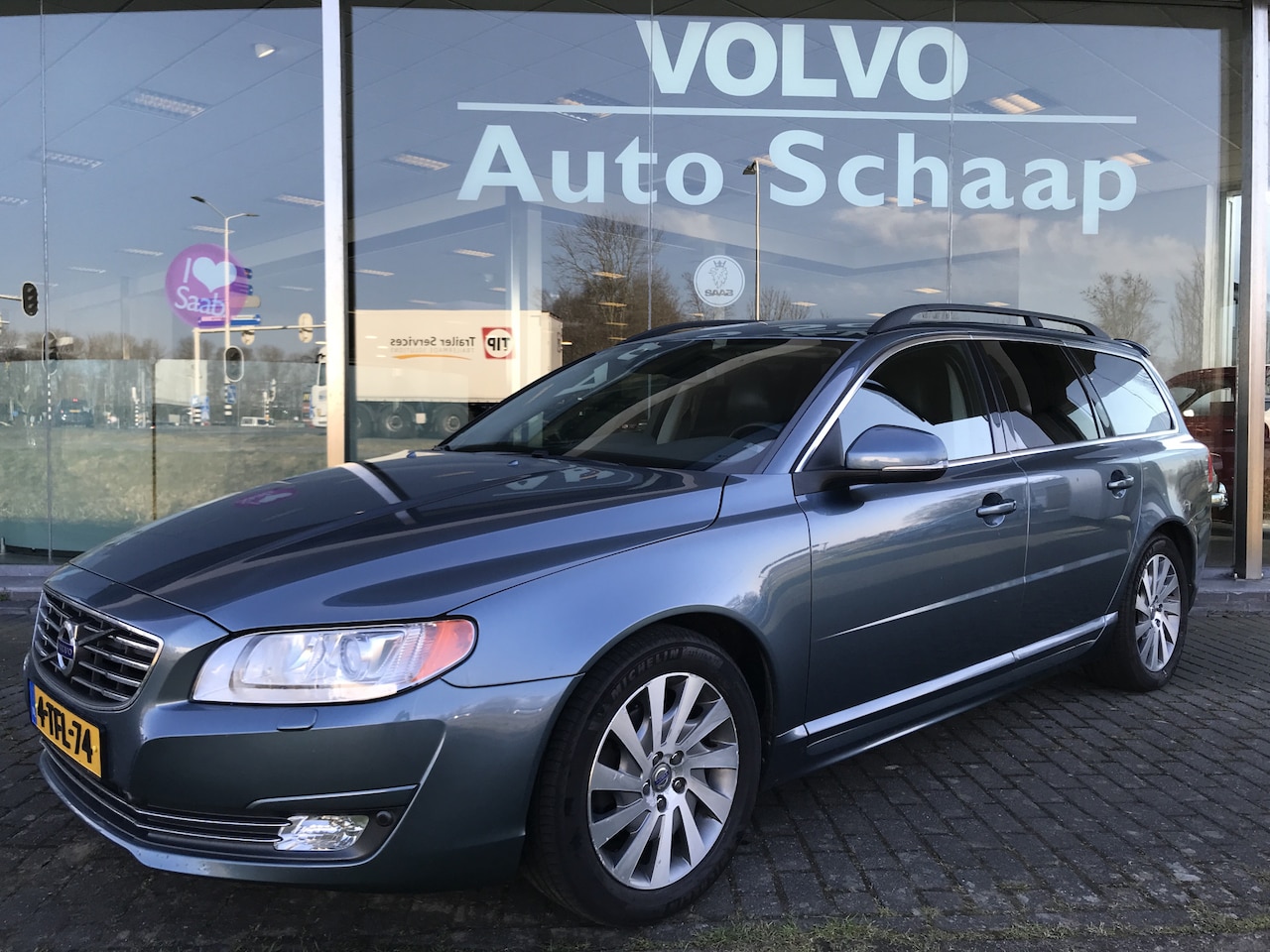 Volvo V70 - 1.6 D2 Momentum | Rijklaar incl garantie | Achterspoiler Navigatie Xenon Stoelverwarming - AutoWereld.nl