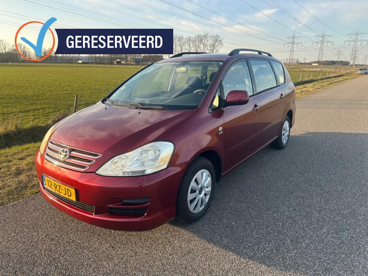 Toyota Avensis Verso - 2.0i Linea Luna 7p. AIRCO | TREKHAAK ! - AutoWereld.nl