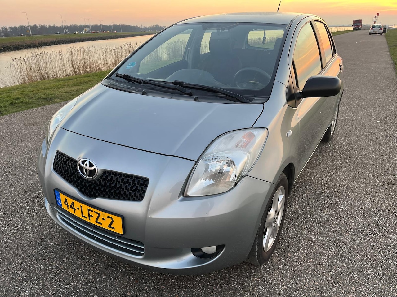 Toyota Yaris - 1.3 VVTi Cool* Met Nieuwe APK* NAP* Airco* 5Deurs* Elektrische buiten spigels - AutoWereld.nl