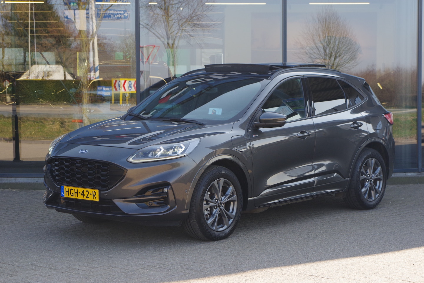 Ford Kuga - 2.5 PHEV ST-Line X 2.5 PHEV ST-Line X, Panoramadak, Trekhaak, B&O Sound, Adap. Cruise Control, Head-Up - AutoWereld.nl