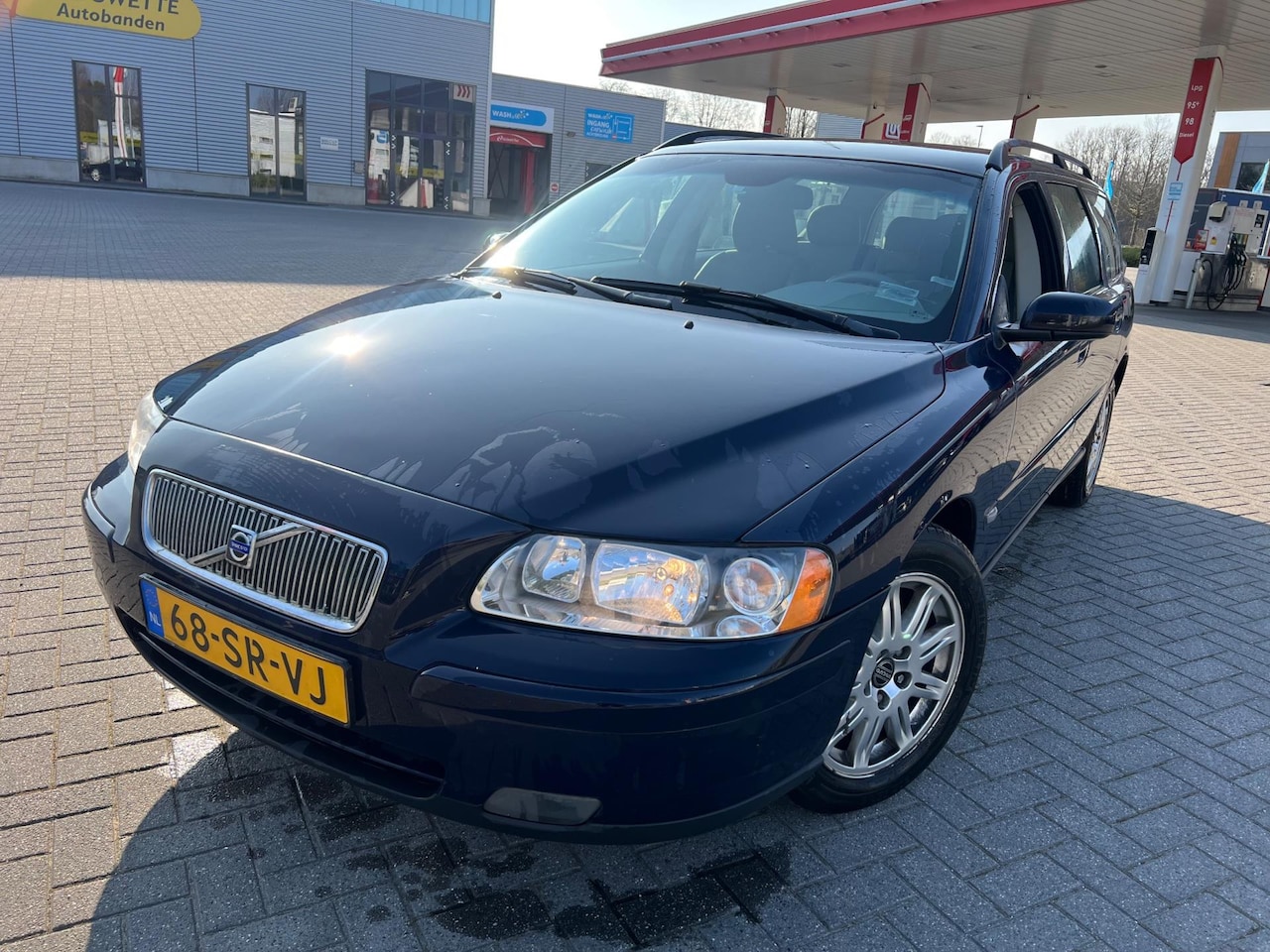 Volvo V70 - 2.4 D5 Edition I 2.4 D5 Edition I - AutoWereld.nl