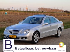 Mercedes-Benz E-klasse - 200 K. Classic | /Perfecte staat/Schuifdak/Cruise/Xenon/Hout/