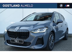 BMW 2-serie Active Tourer - 220i M Sport Automaat / Panoramadak / Trekhaak / Sportstoelen / Adaptieve LED / M Adaptief