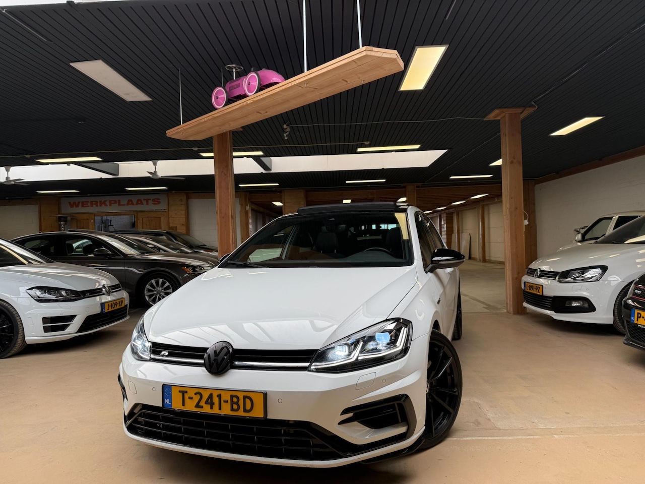 Volkswagen Golf - 2.0 TSI 4Motion R Pano Lane Assist Airco Navi Cruise Control - AutoWereld.nl