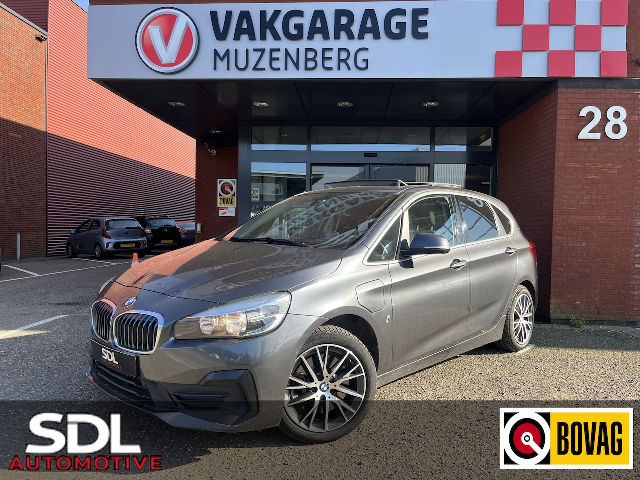 BMW 2-serie Active Tourer - 225xe iPerformance Executive // HUD DISPLAY // SCHUIF-KANTELDAK // LEDER // NAVI // CRUISE - AutoWereld.nl