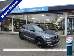 Volkswagen T-Roc - 1.5 TSI 150PK Sport DSG Black Style - Camera | Apple CarPlay | Beats | Dodehoek | Parkeera